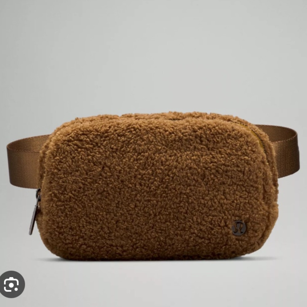 Lululemon Everywhere Belt Bag